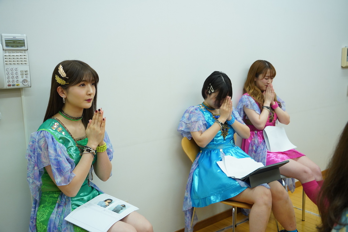 森咲樹、新井愛瞳、古川小夏