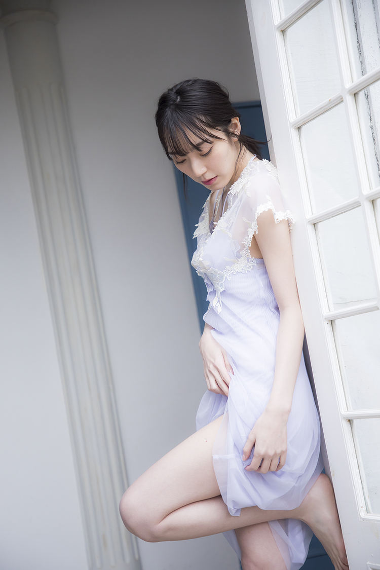 『松井咲子1st写真集 咲子』より　 (C)KADOKAWA (C)MATSUI SAKIKO (C)SOMEDAY  PHOTO/TANAKA TOMOHISA