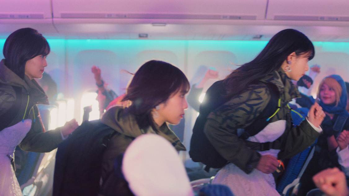 新CM「荒野⾏動『乃⽊坂46 LIVE IN 荒野』篇」より