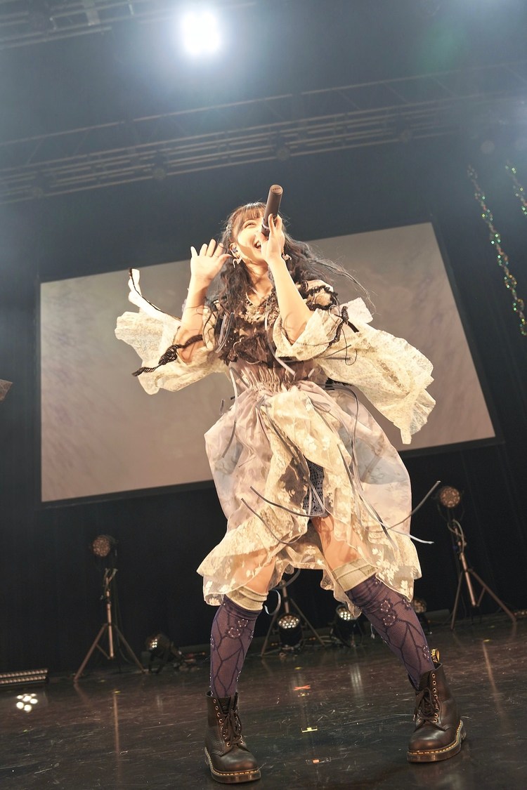撮影：佐藤広理　神宿＜KAMIYADO Zepp Tour 2020-2021 Bloom of Life＞（12月19日／福岡・Zepp Fukuoka）より