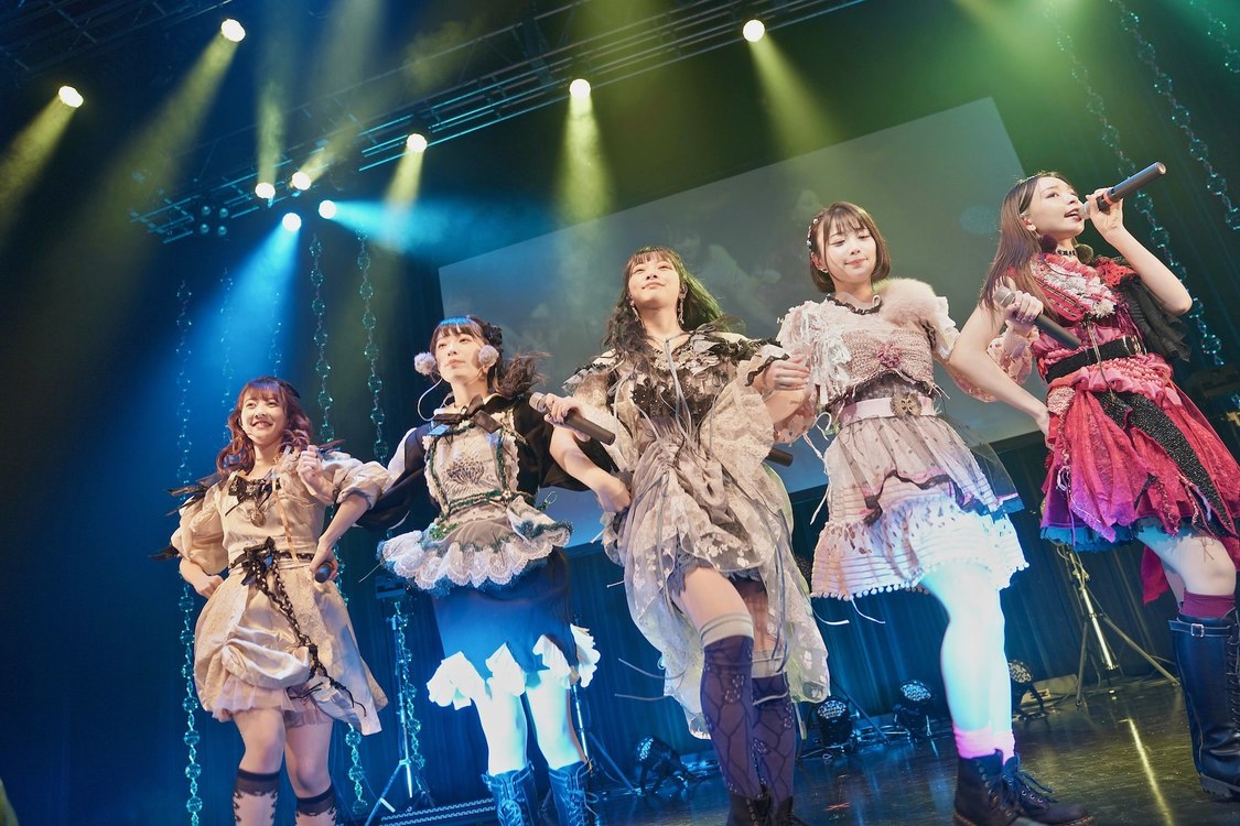 撮影：佐藤広理　神宿＜KAMIYADO Zepp Tour 2020-2021 Bloom of Life＞（12月19日／福岡・Zepp Fukuoka）より