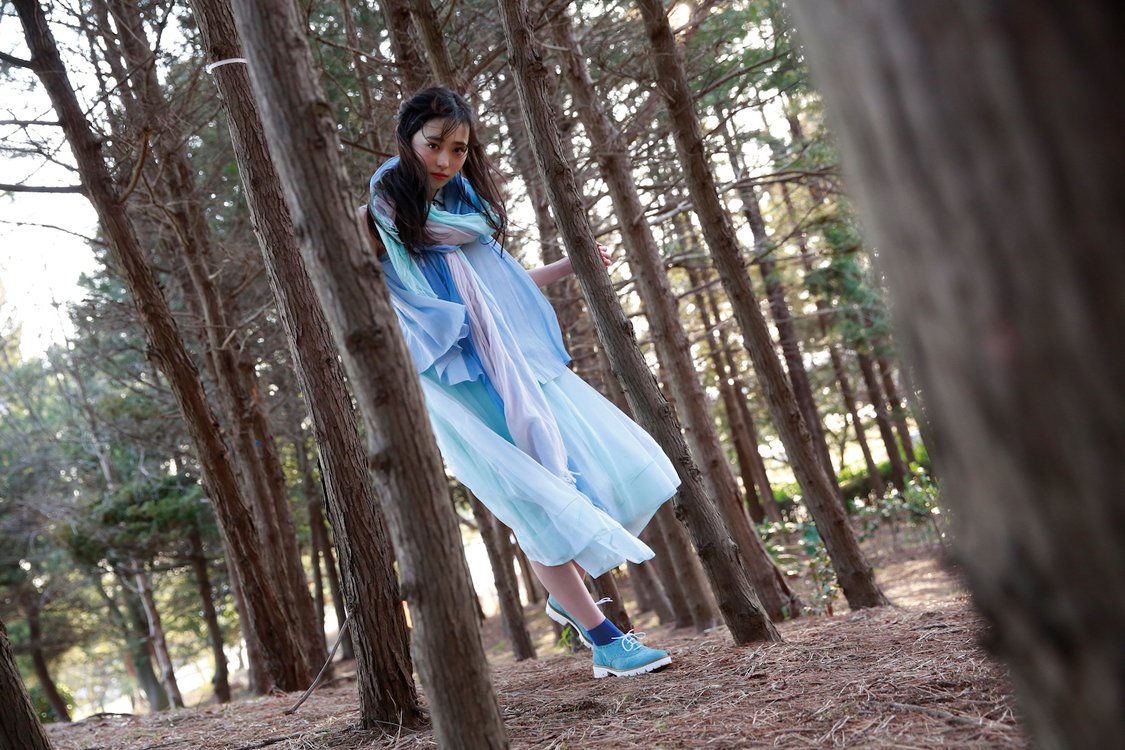 福原遥1stフォトブック『はるかいろ』より（東京ニュース通信社刊）