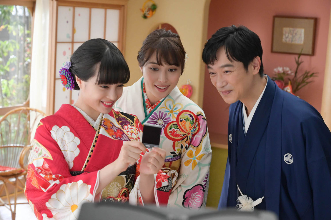 「お正月を写そう♪2021 くつろぎ新年会・遊べるチェキ」篇より