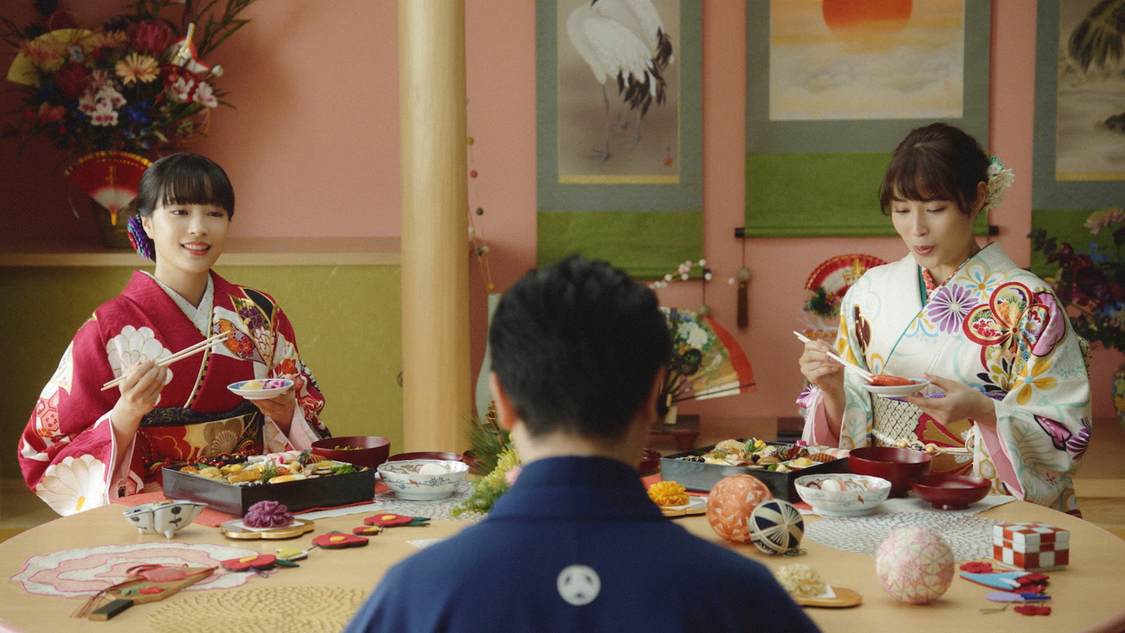 「お正月を写そう♪2021 くつろぎ新年会・遊べるチェキ」篇より