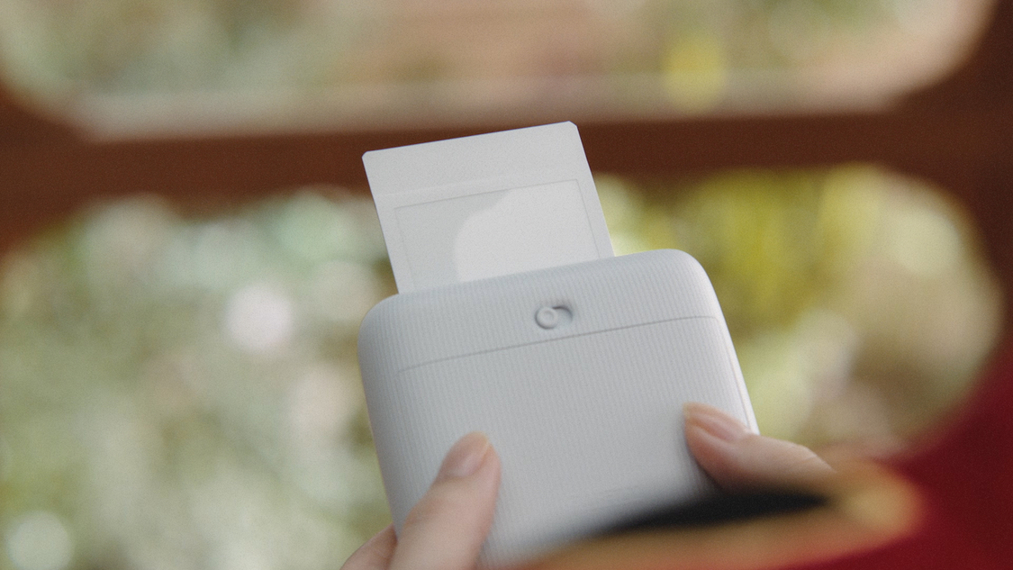 「お正月を写そう♪2021 くつろぎ新年会・遊べるチェキ」篇より