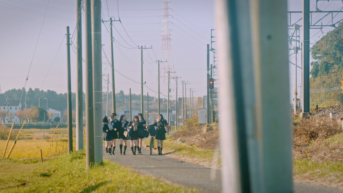 「卒業レールウェイ」MVより