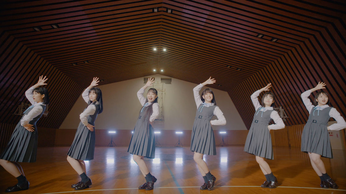 「卒業レールウェイ」MVより