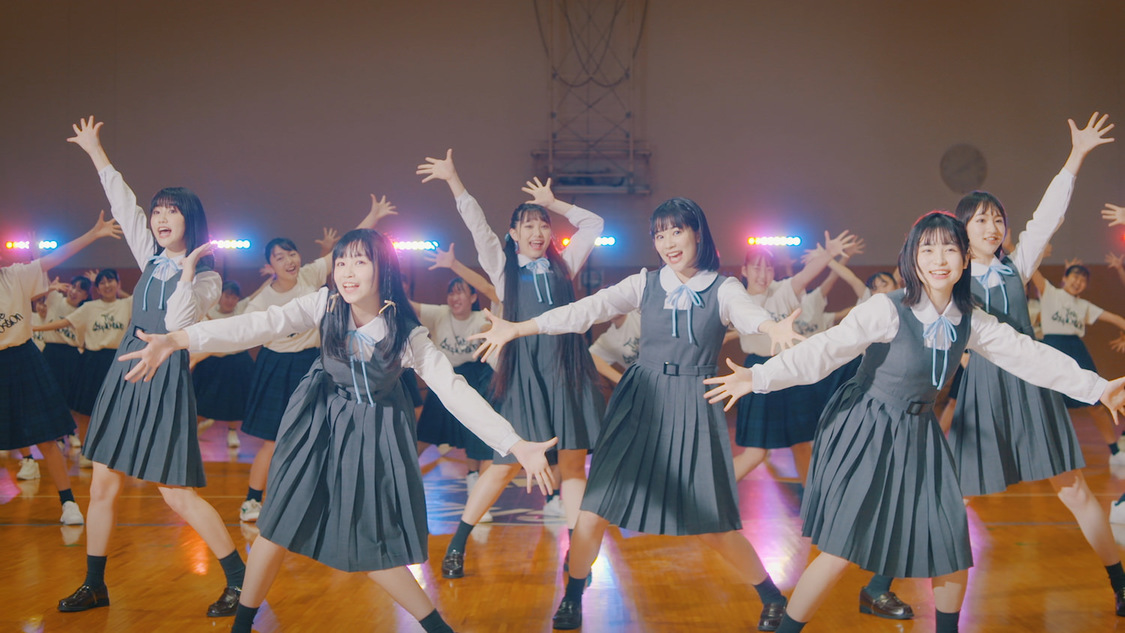 「卒業レールウェイ」MVより