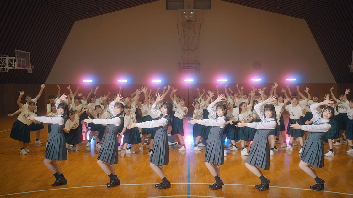 「卒業レールウェイ」MVより