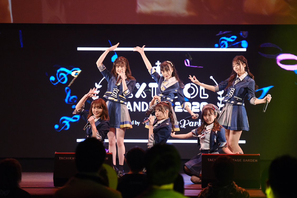 AKB48 Team 8（坂口渚沙、横山結衣、清水麻璃亜、吉川七瀬、鈴木優香、行天優莉奈）