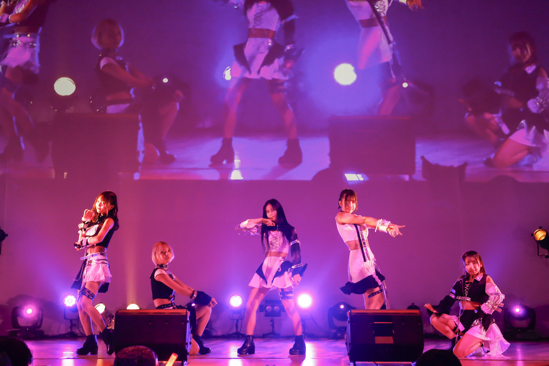 #2i2（撮影：藤井拓）