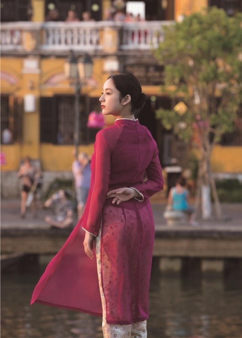 平祐奈写真集『Comme le Soleil』（東京ニュース通信社刊）