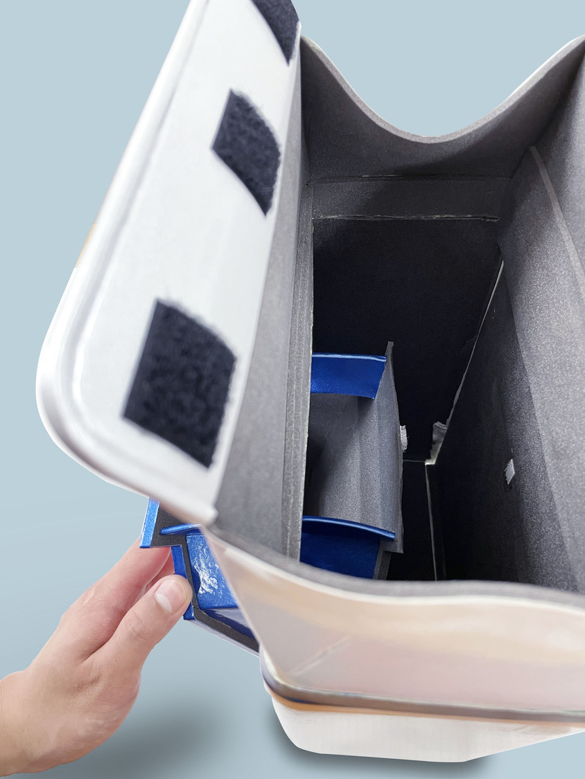 『特濃ミリュック』ポイント3：ミルクポケットをつけた結果、犠牲となった入れやすさ