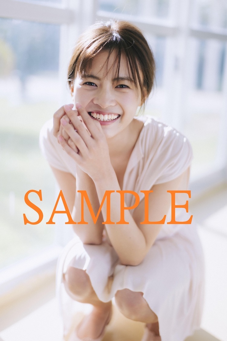 主婦の友インフォスECサイト：新條由芽 限定生写真D