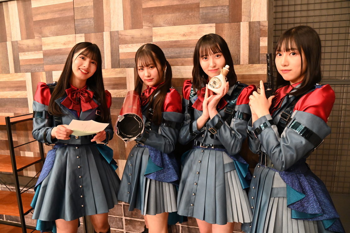 ≠ME（河口夏音、尾木波菜、川中子奈月心、蟹沢萌子）『≠MEの先輩、教えて下さい！』初回放送分場面写真より