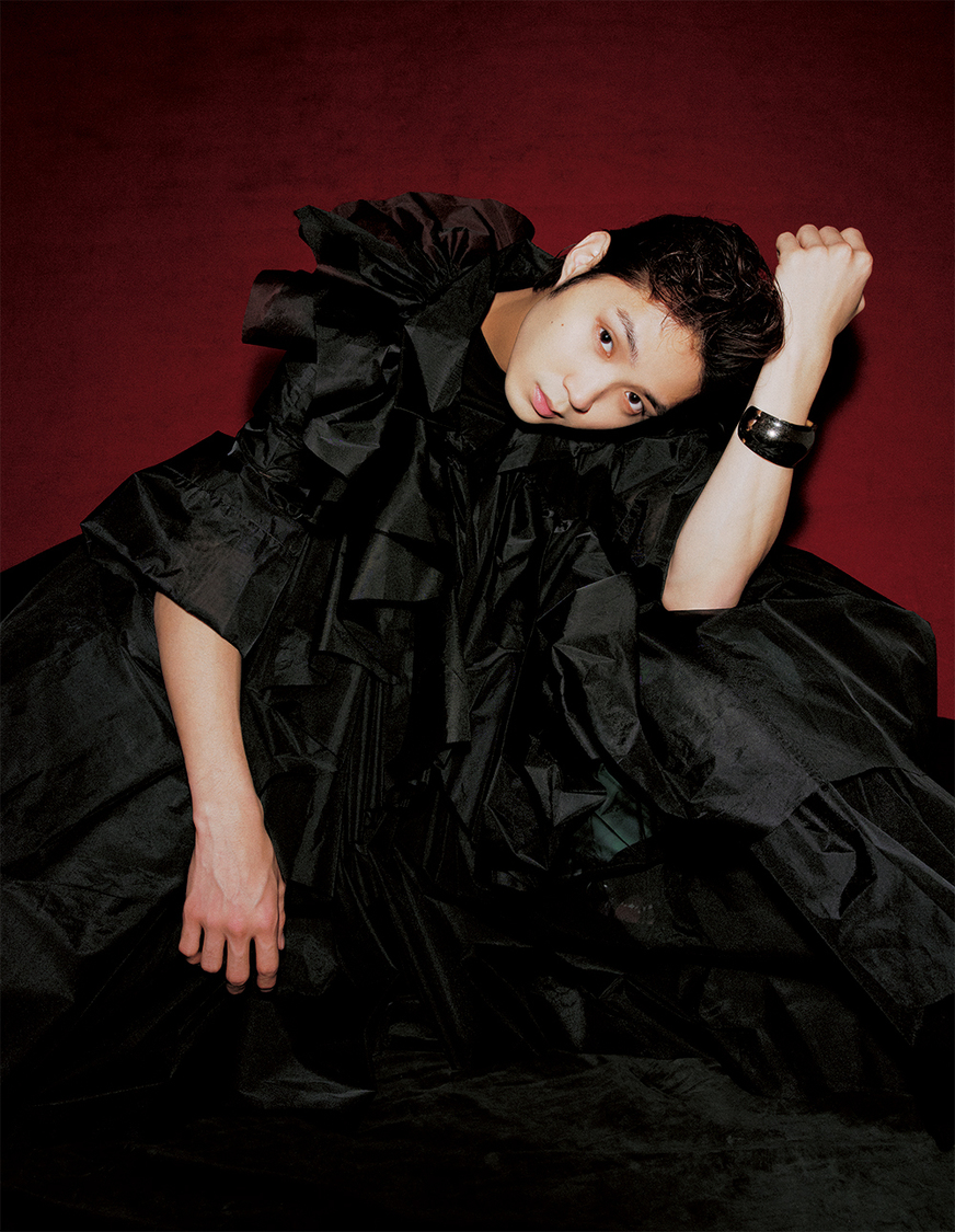 『装苑』2021年3月号より（撮影：田中雅也（TRON））