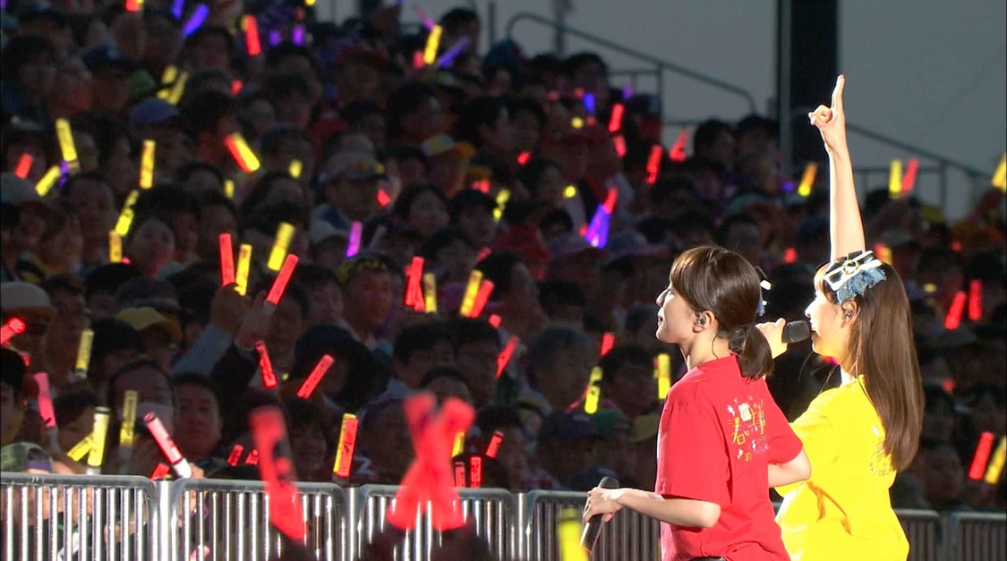 「勝手に君に」ライブ映像より