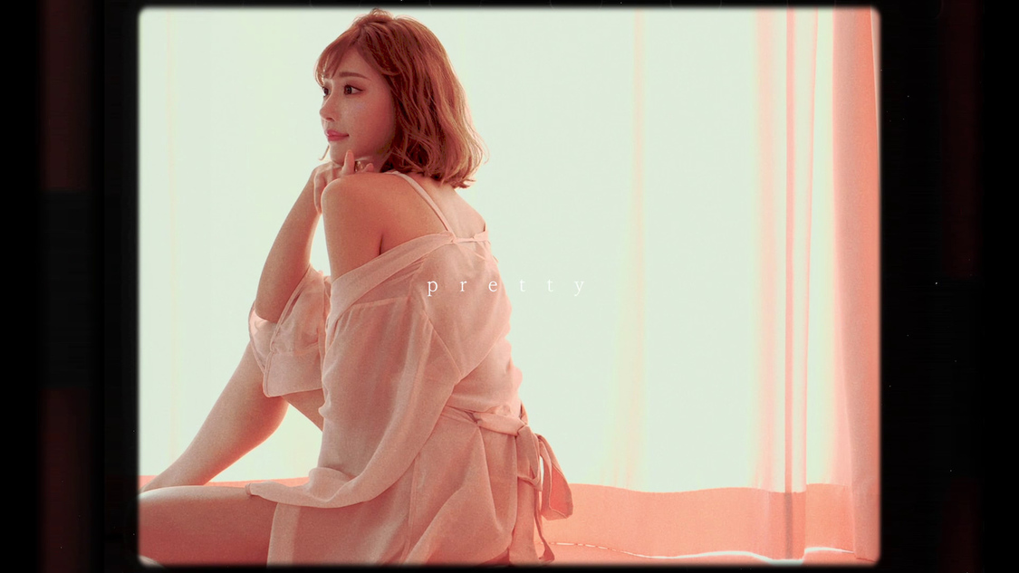 明日花キララDMM動画サムネイル（(C)光文社／週刊『FLASH』　撮影：佐藤佑一）