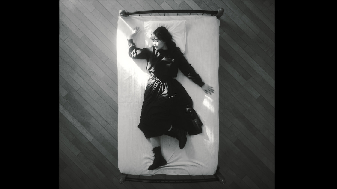 NELN「snow light」MVより