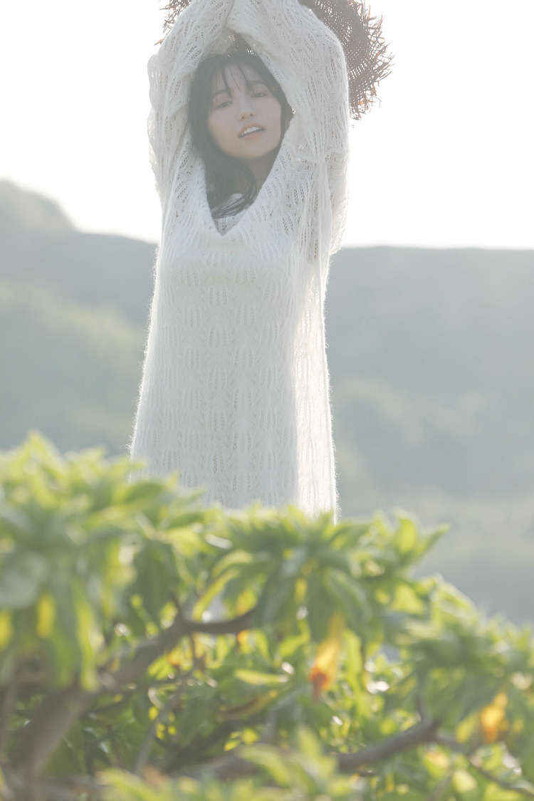 大原優乃『2021カレンダー』より