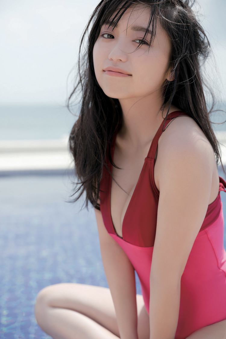 大原優乃『2021カレンダー』より