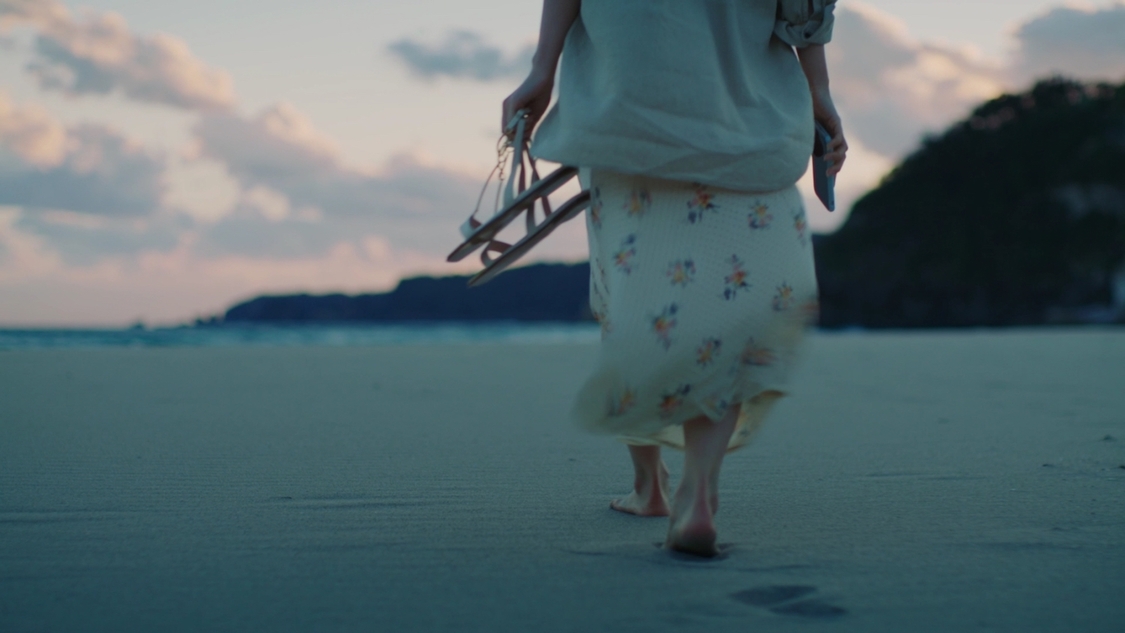WEB CM「新しい生き方に、のりかえよう。砂浜」篇