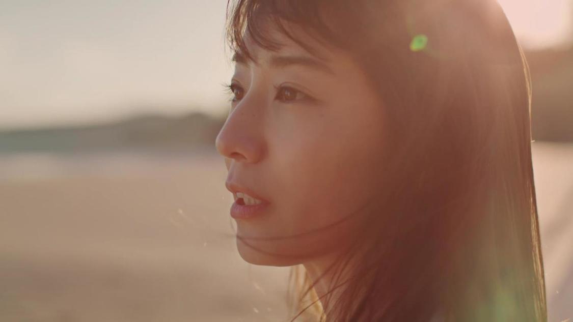 WEB CM「新しい生き方に、のりかえよう。砂浜」篇