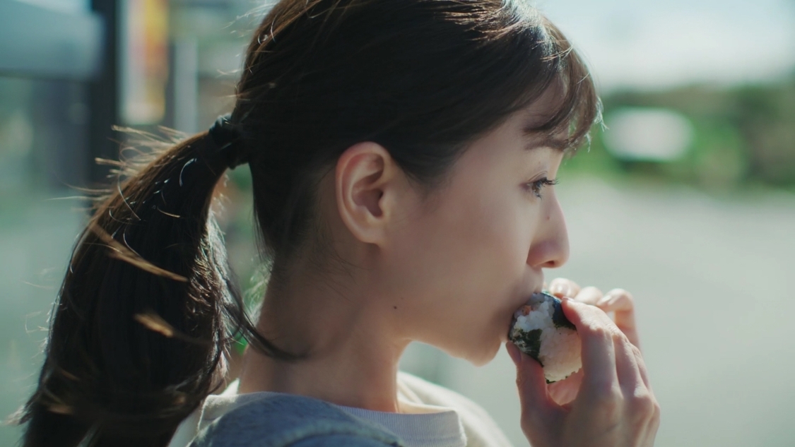 WEB CM「新しい生き方に、のりかえよう。最新端末」篇