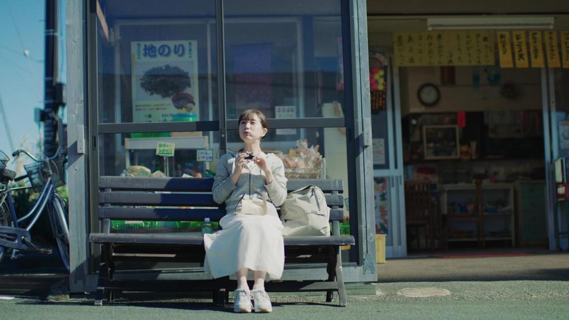 WEB CM「新しい生き方に、のりかえよう。最新端末」篇