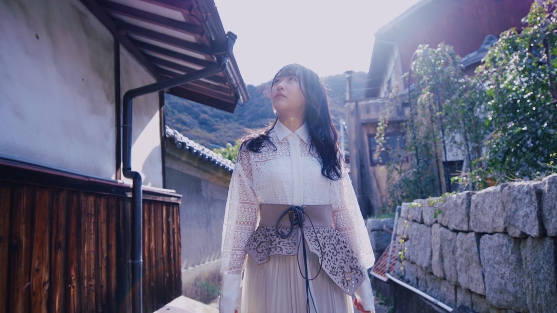 「独り言で語るくらいなら」MVより　©STU/KING RECORDS