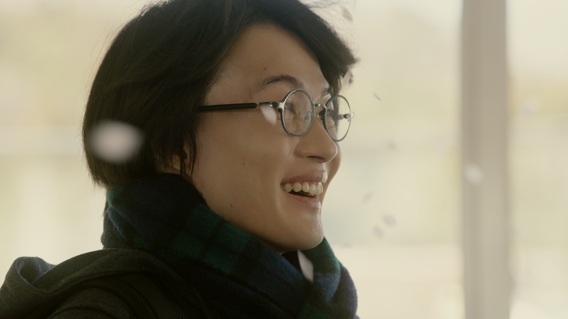 au新TVCM 「朝の挨拶」篇より