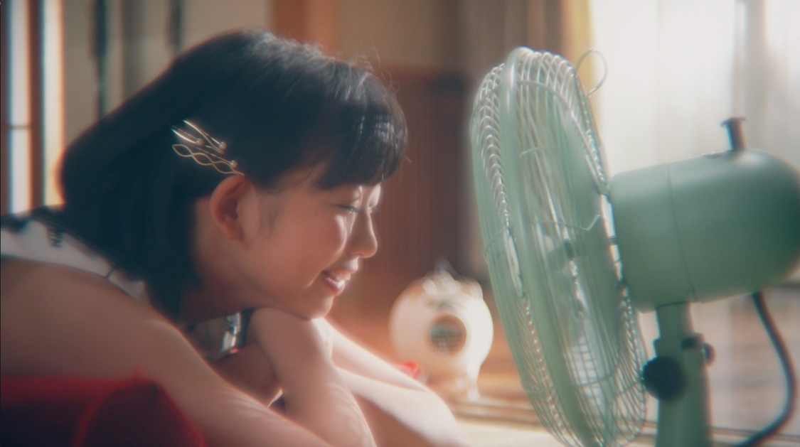 「灼熱とアイスクリーム」MVシーン