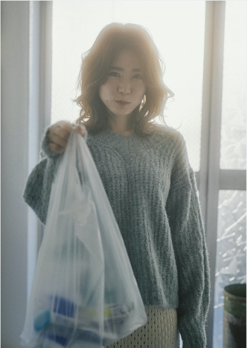 奥津マリリ（フィロソフィーのダンス）デジタル写真集『日常に花束のような幸せを』より