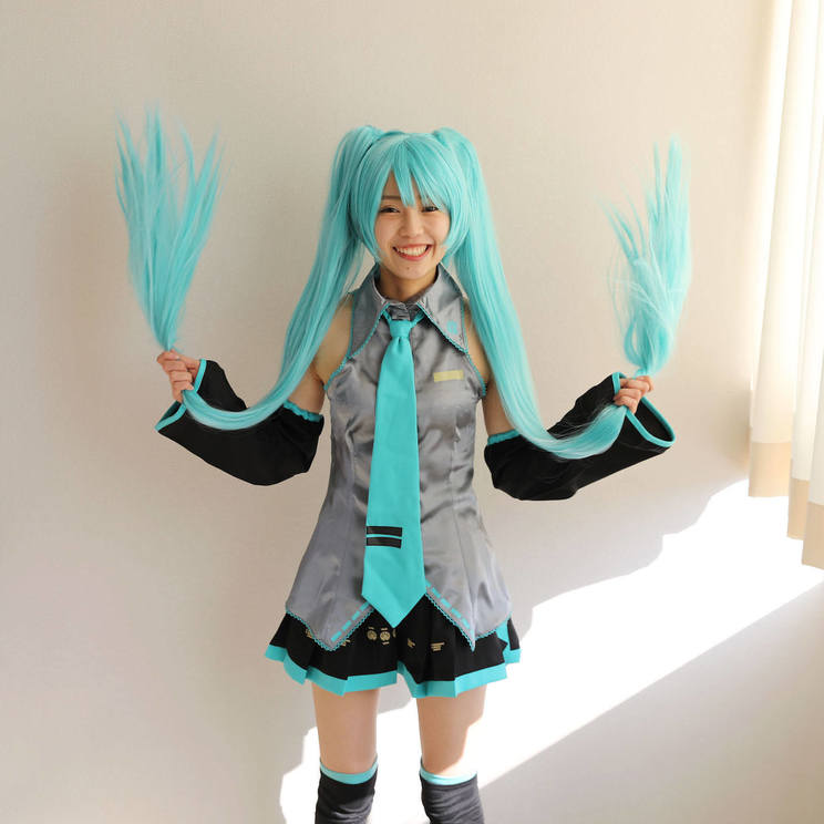 Singing Cosplayer Hikari