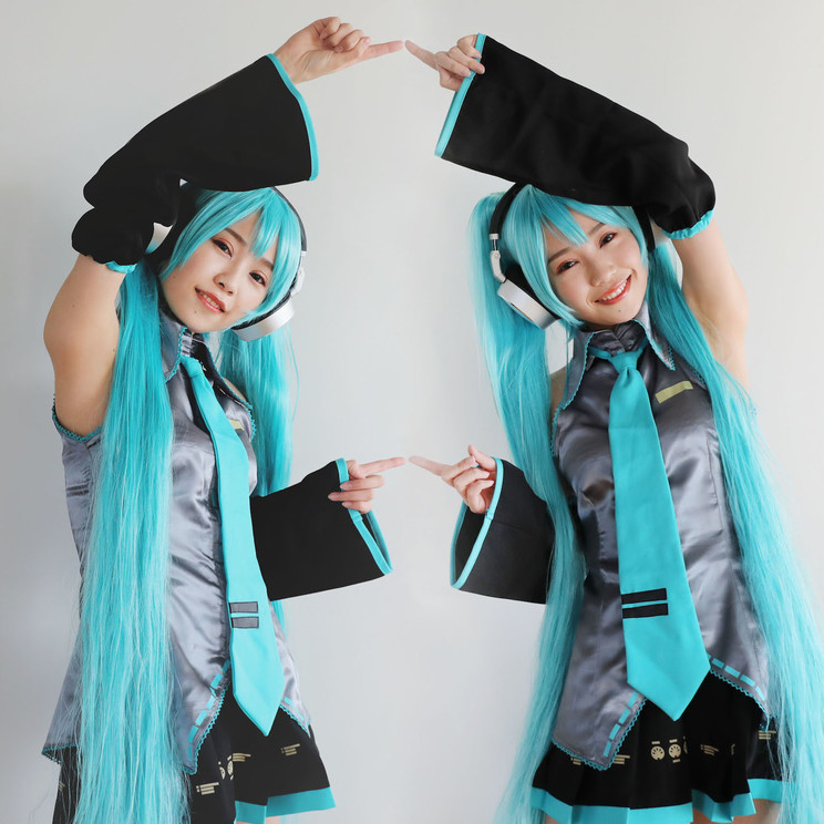 Singing Cosplayer Hikari