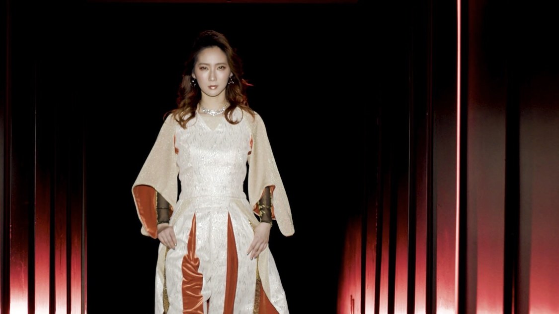 豆柴の大群「らぶ地球 feat.ファーストサマーウイカ」MVより