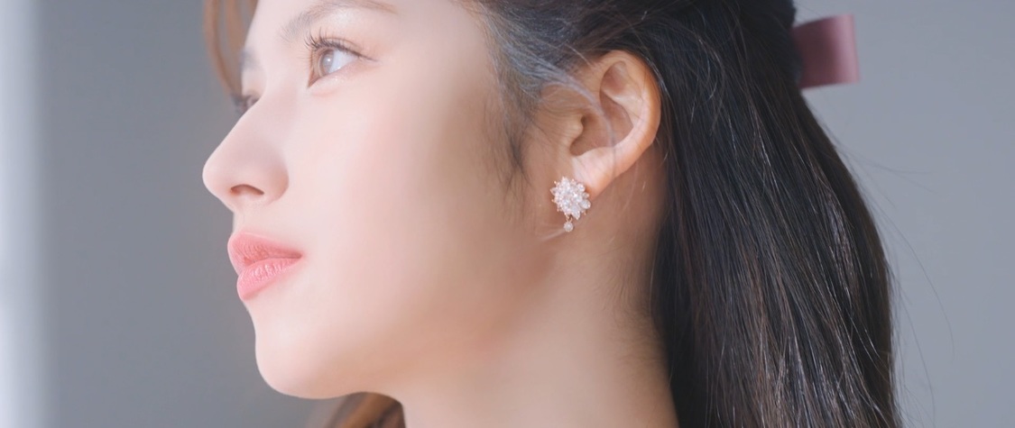 「卒業（Special Version）［with SANA］」MVより