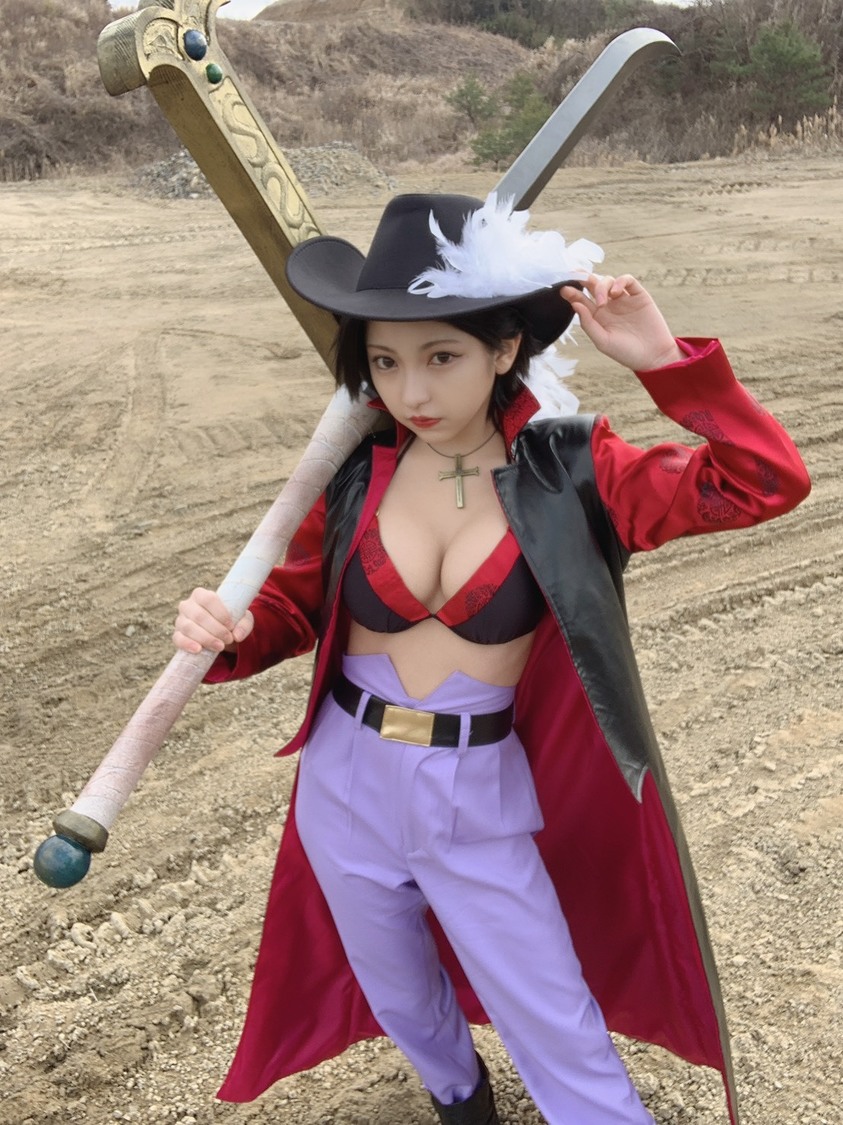 十味 自撮り写真（（C）集英社／週刊プレイボーイ）