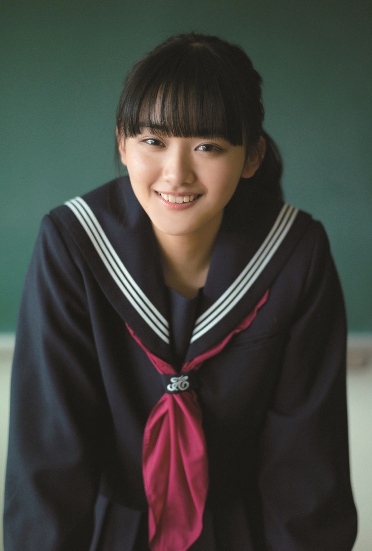 『B.L.T.graduation2021中学卒業』ローソンエンタテインメント購入特典ポストカード【山﨑天（櫻坂46）】