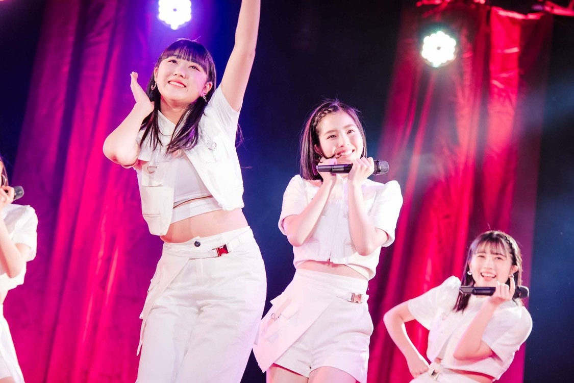BEYOOOOONDS『スペシャプラス！precious STAGE 〜BEYOOOOONDS〜』より（撮影 : 曽我美芽）