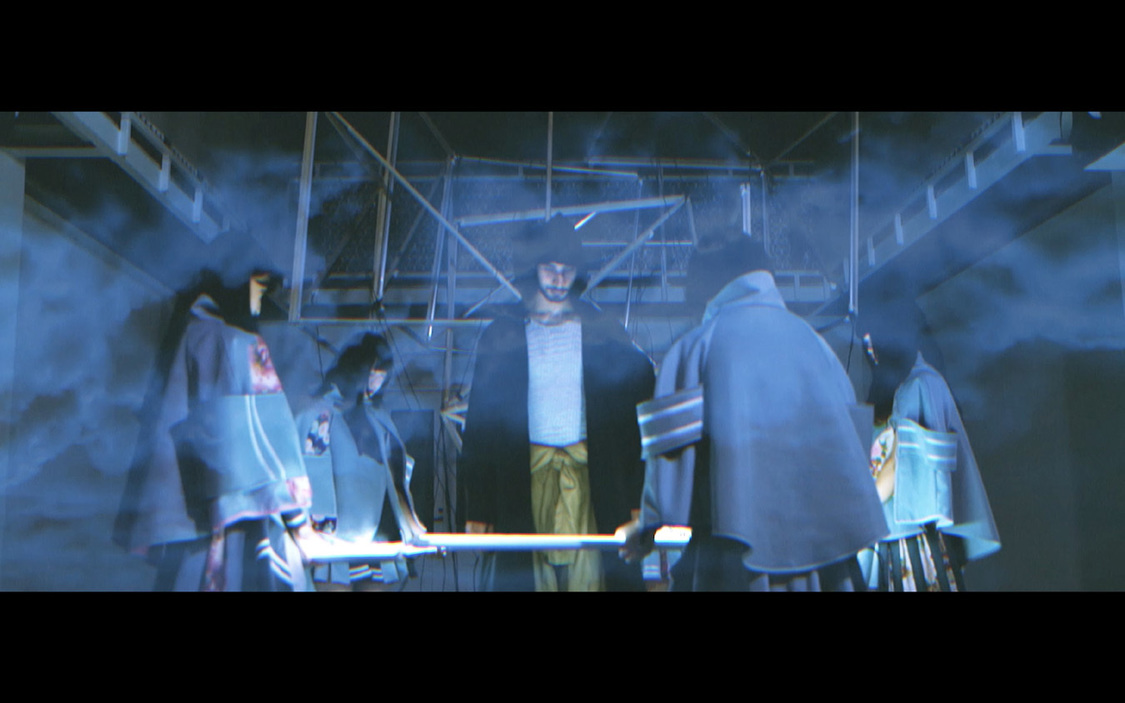 「Carry ON」ミュージックビデオより