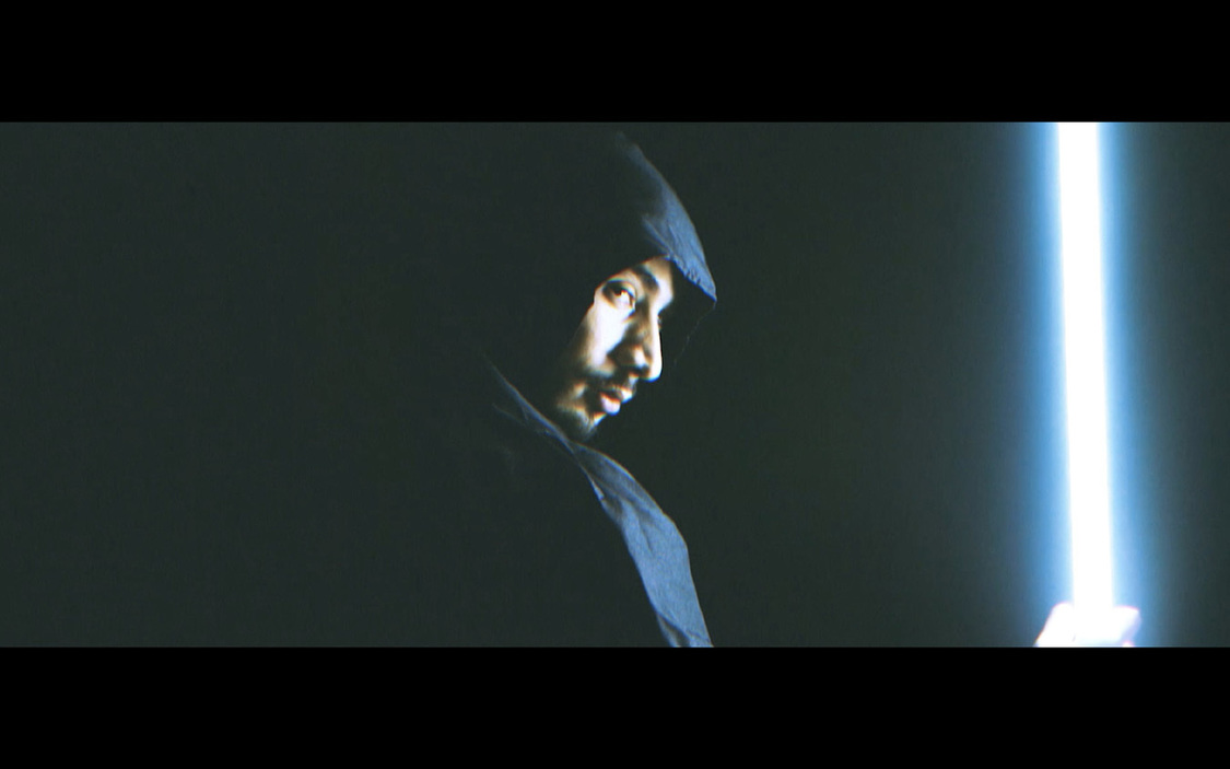 「Carry ON」ミュージックビデオより