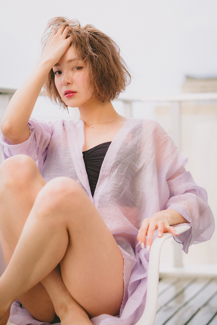 しとうもも デジタル写真集『ももびより』より