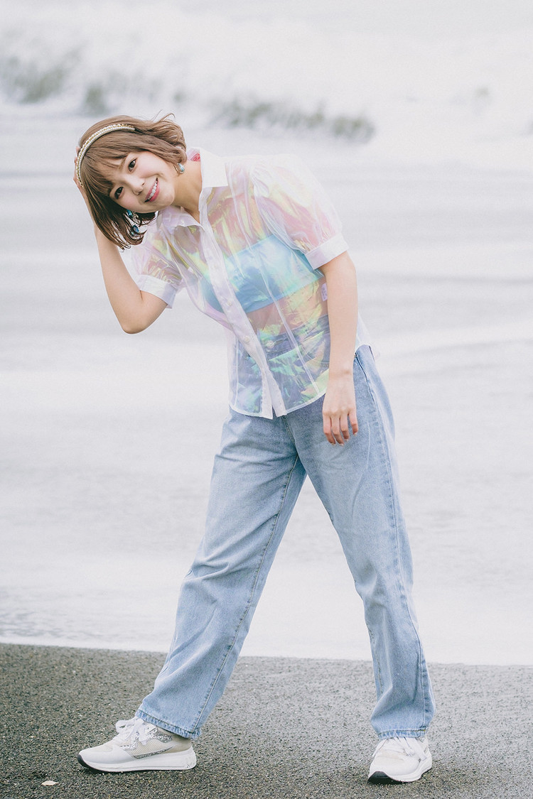 しとうもも デジタル写真集『ももびより』より