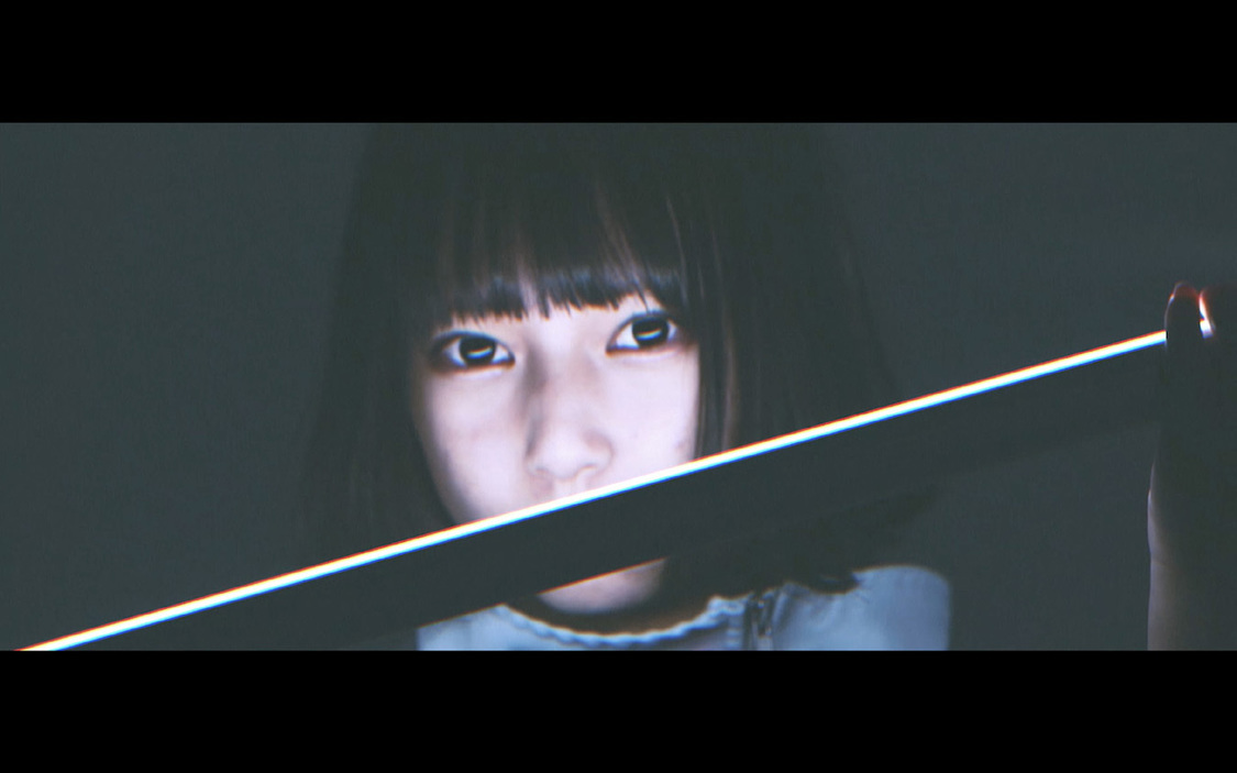 「Carry ON」ミュージックビデオより