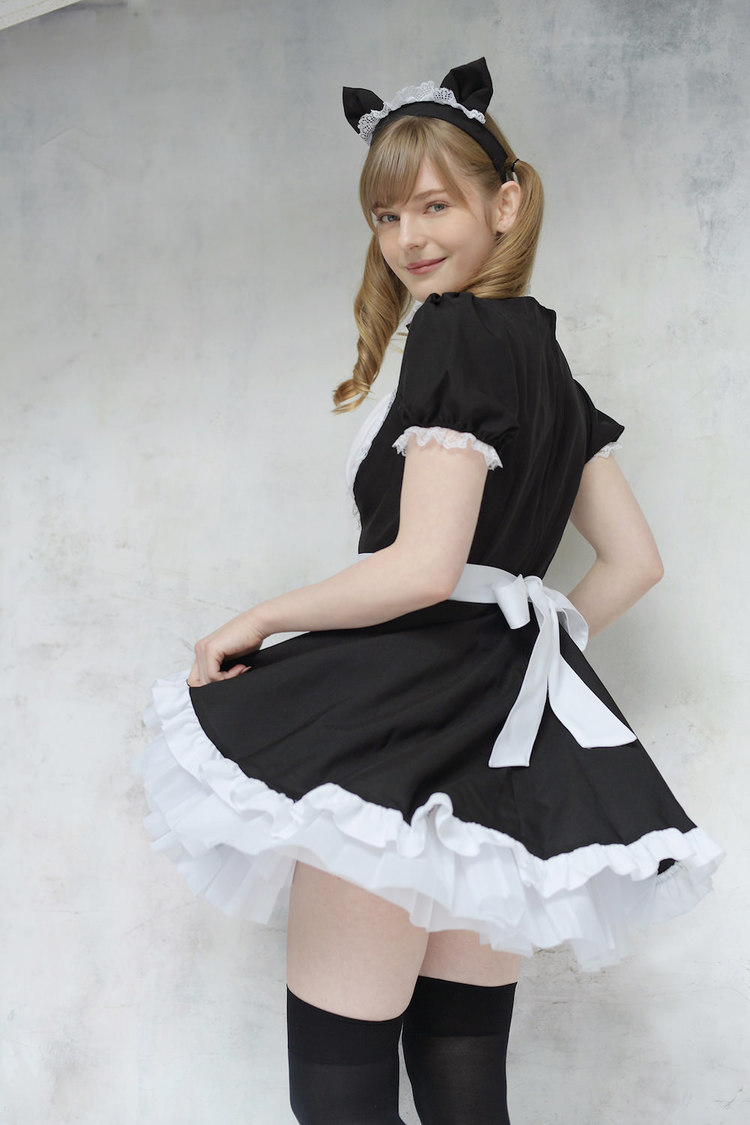 エラ・フレイヤ1stデジタル写真集『蘭蘭蘭』より