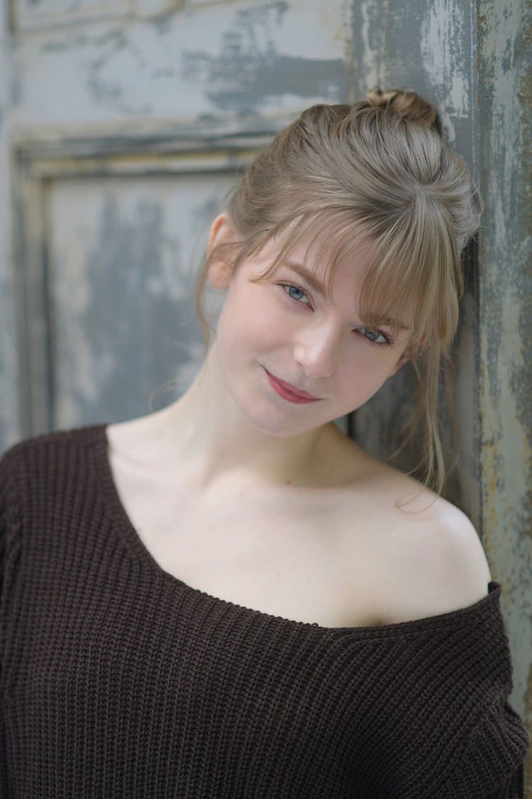 エラ・フレイヤ1stデジタル写真集『蘭蘭蘭』より