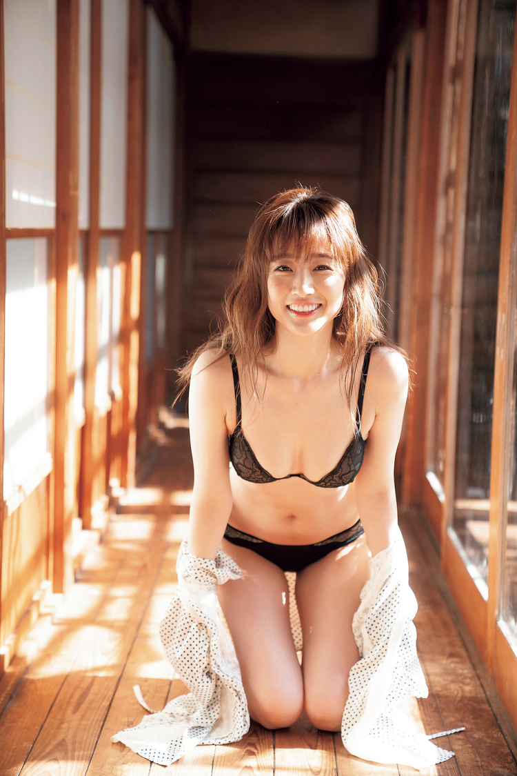 『30plus プレミアムグラビアクイーン』（宝島社）より