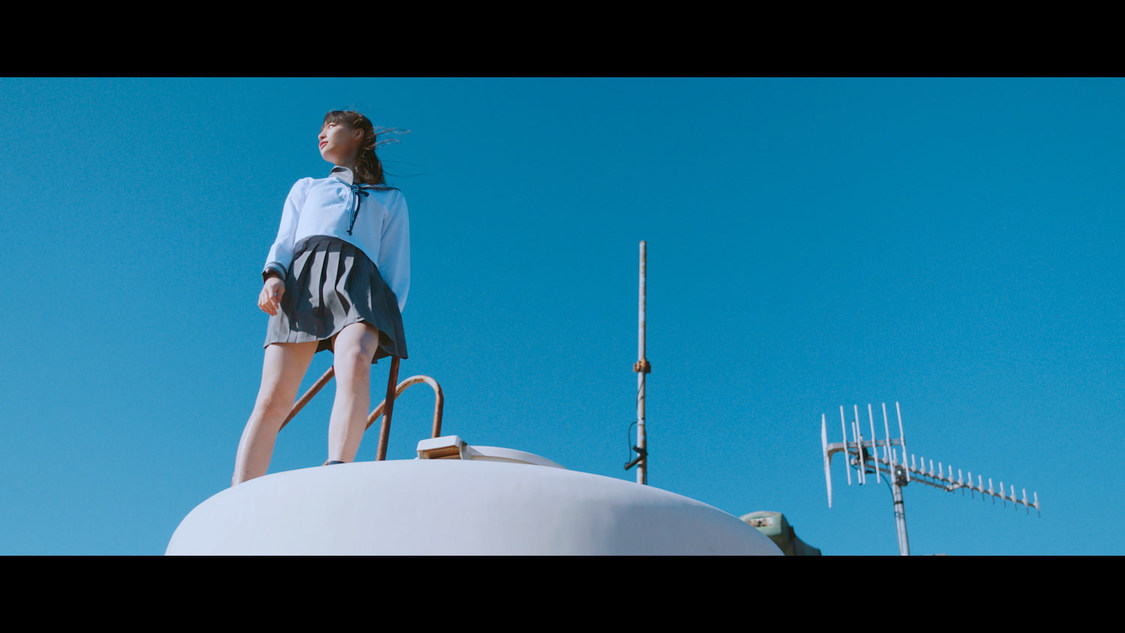 「秘密インシデント」MVより（©YOANI/KING RECORDS）