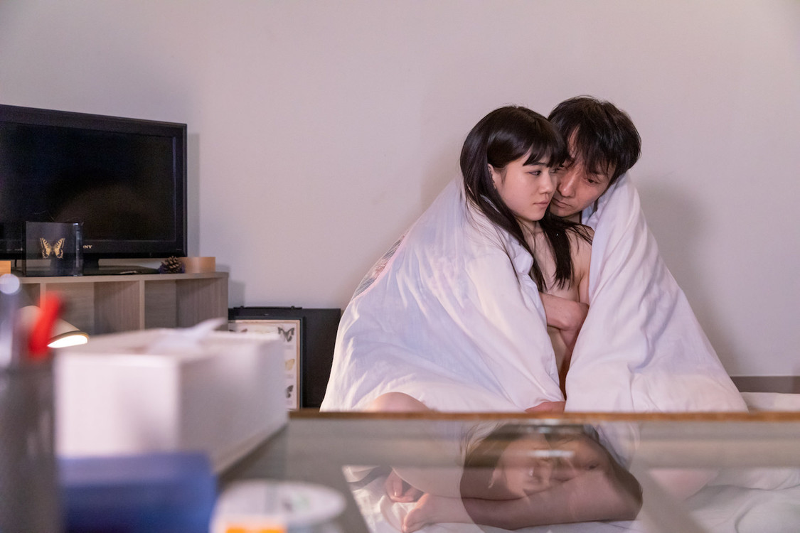 ©2021「聖なる蝶　赤い部屋」製作委員会